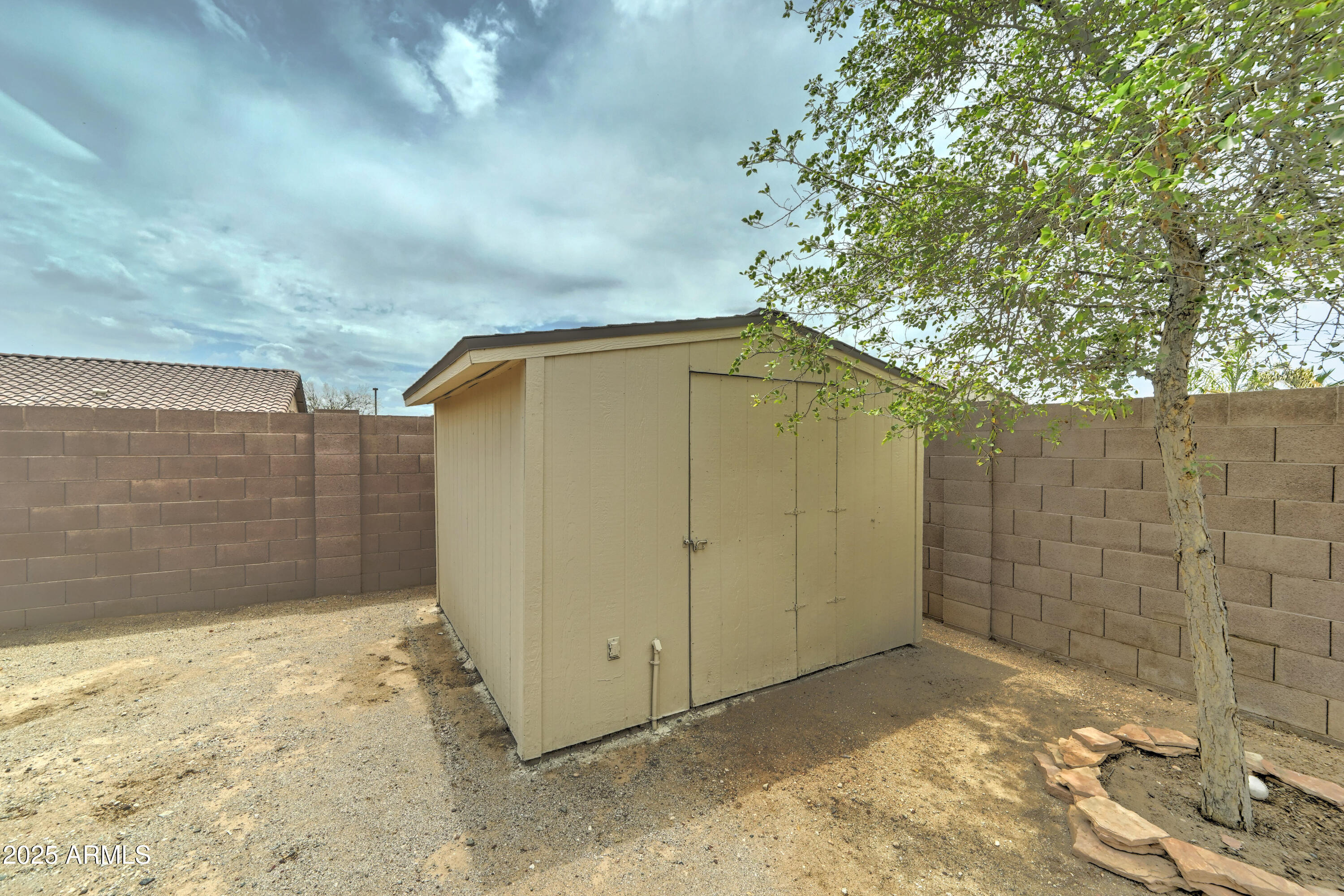 Buckeye, Arizona 85326, United States, 3 Bedrooms Bedrooms, ,2 BathroomsBathrooms,Residential,Pending,126433