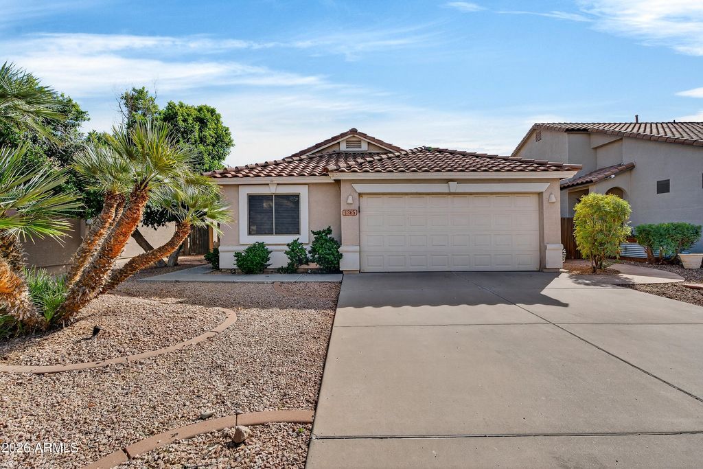 Photo of 1365 E Betsy Lane, Gilbert, AZ 85296 (MLS # 6991242)