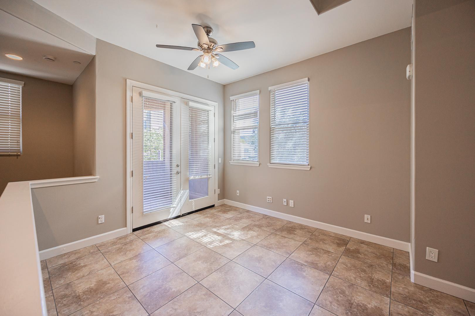 563 W 6TH Street
