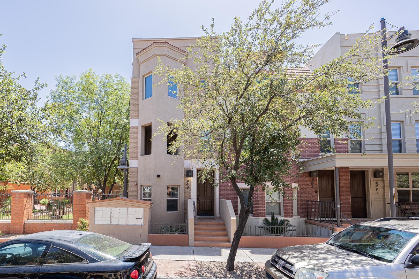 563 W 6TH Street