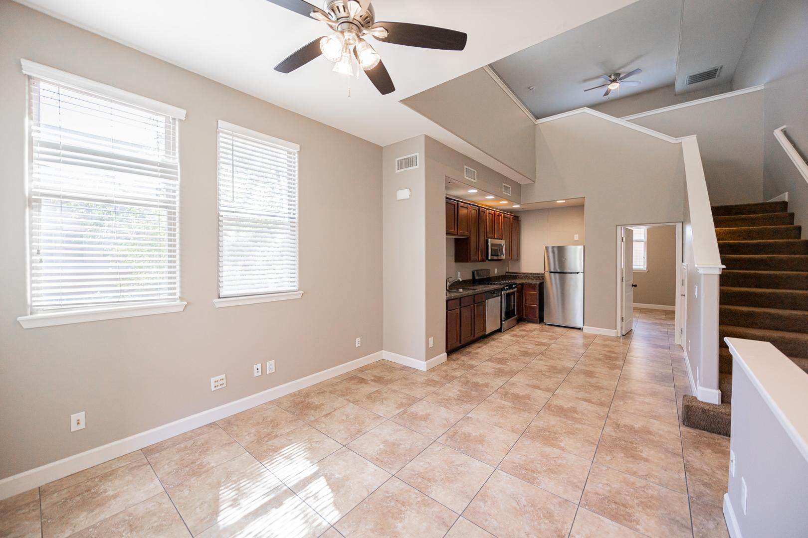 563 W 6TH Street