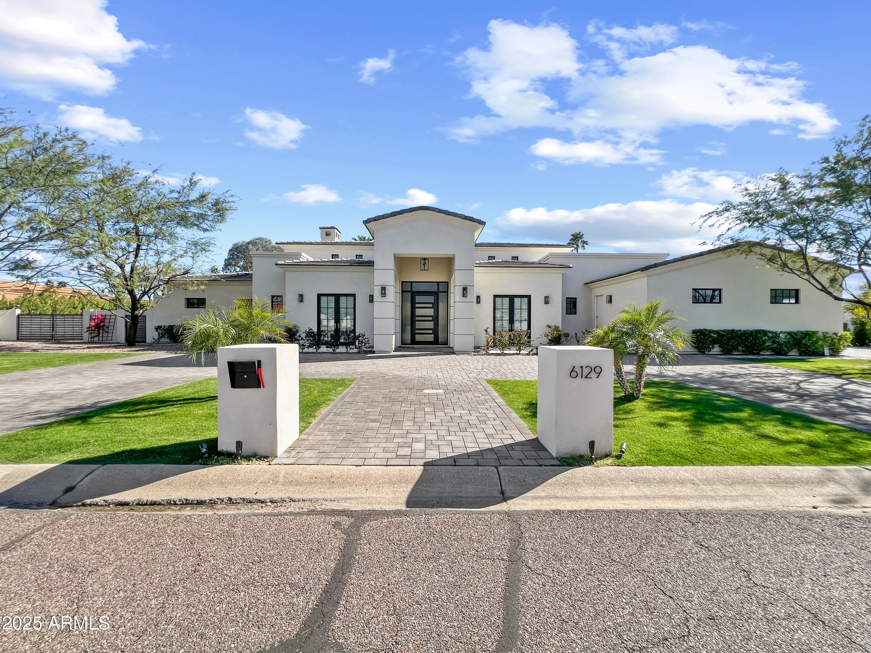 6129 E TURQUOISE Avenue
