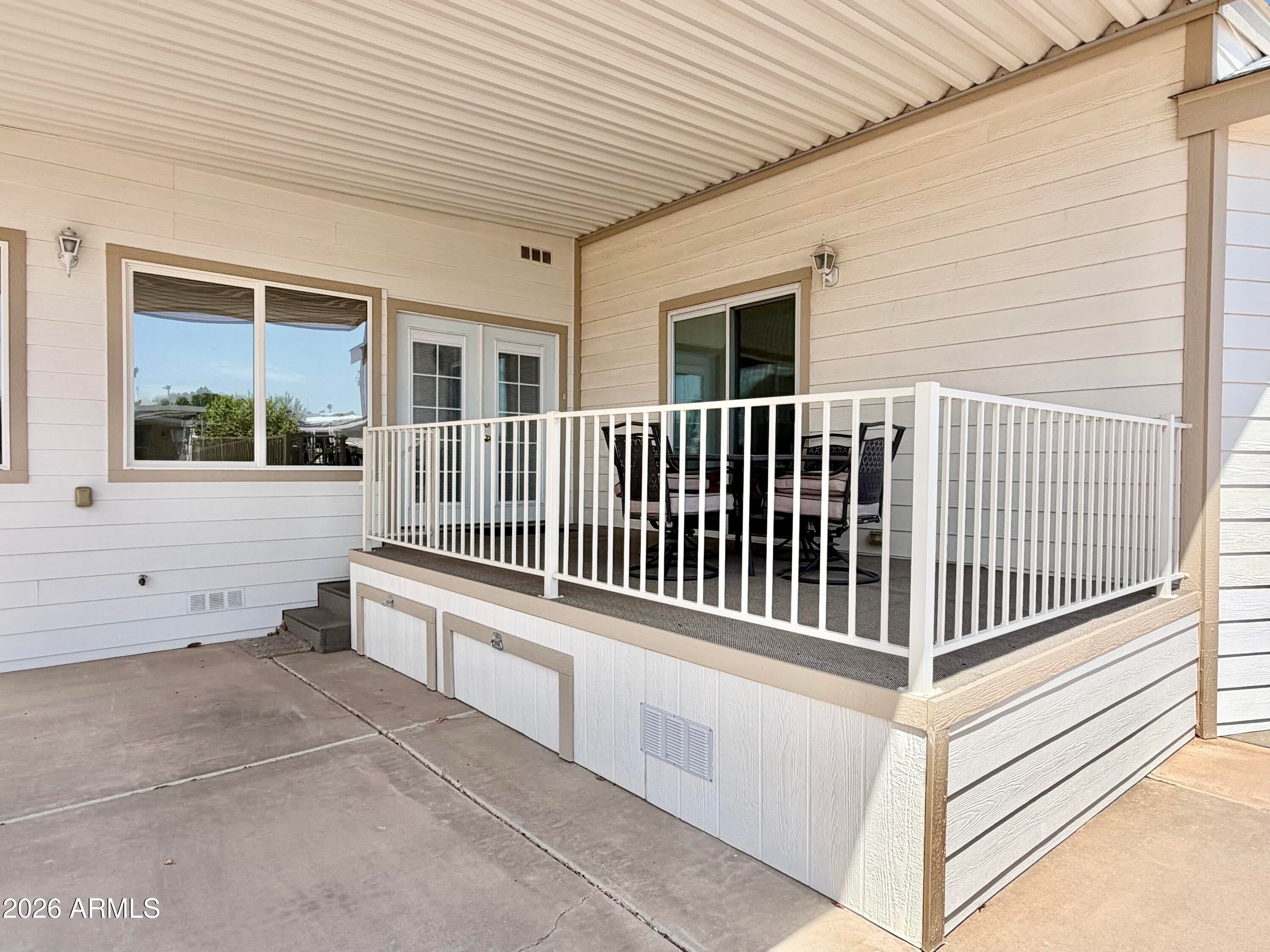 111 S GREENFIELD Road 258