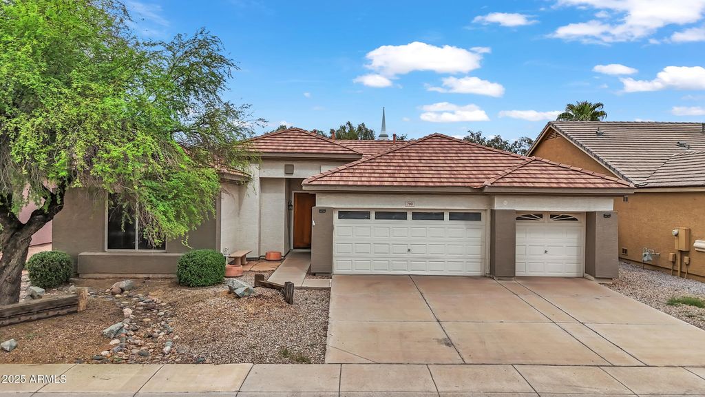 Photo of 790 W Cherrywood Drive, Chandler, AZ 85248 (MLS # 6928694)