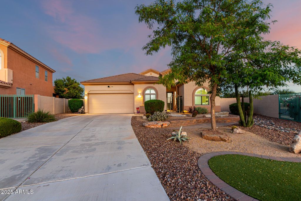Photo of 2003 N 135th Drive, Goodyear, AZ 85395 (MLS # 6937269)