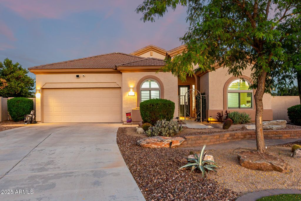 Photo of 2003 N 135th Drive, Goodyear, AZ 85395 (MLS # 6937269)