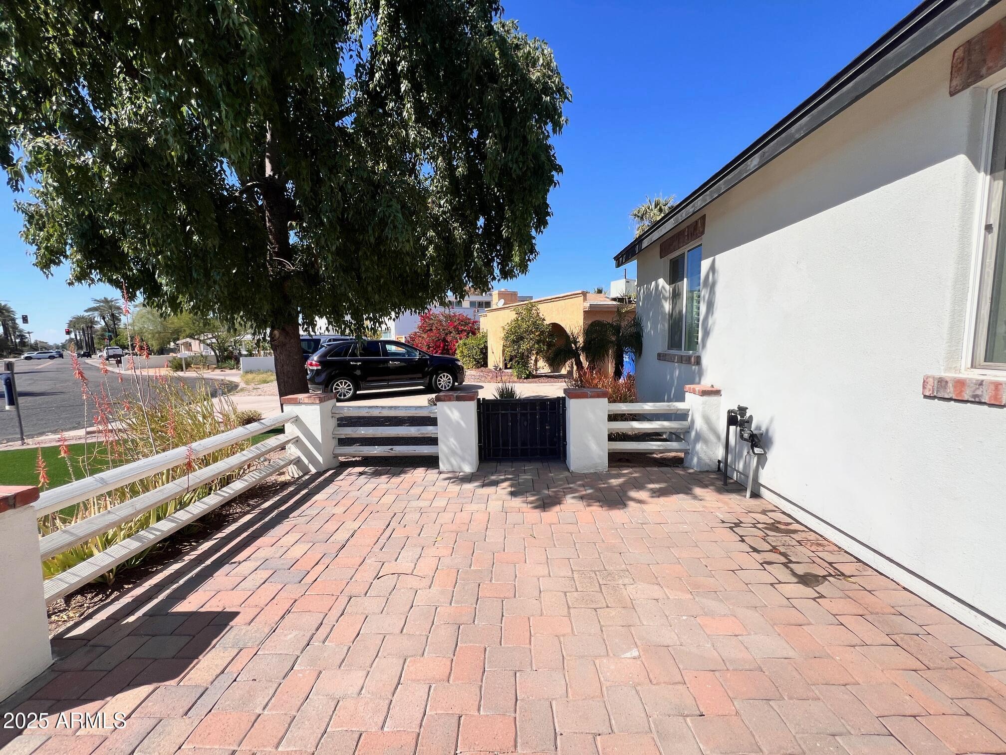 4426 E Campbell Avenue