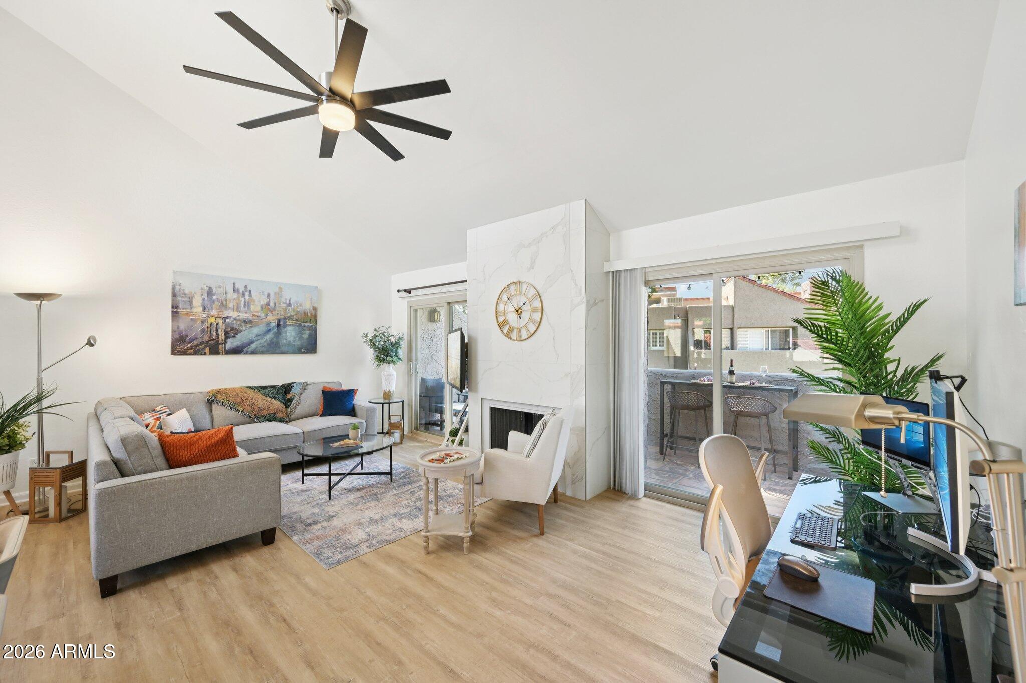 7405 N VIA CAMELLO DEL NORTE -- 136