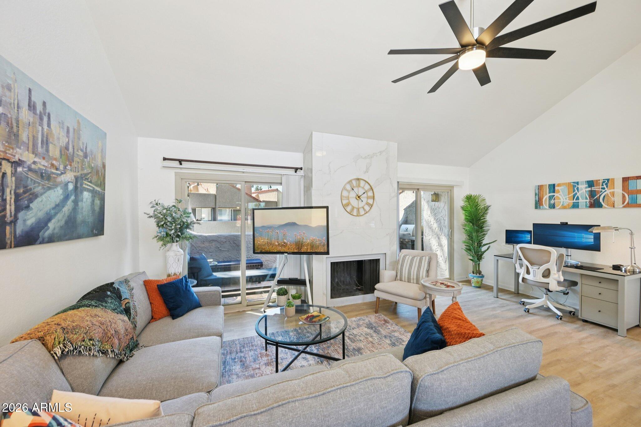 7405 N VIA CAMELLO DEL NORTE -- 136