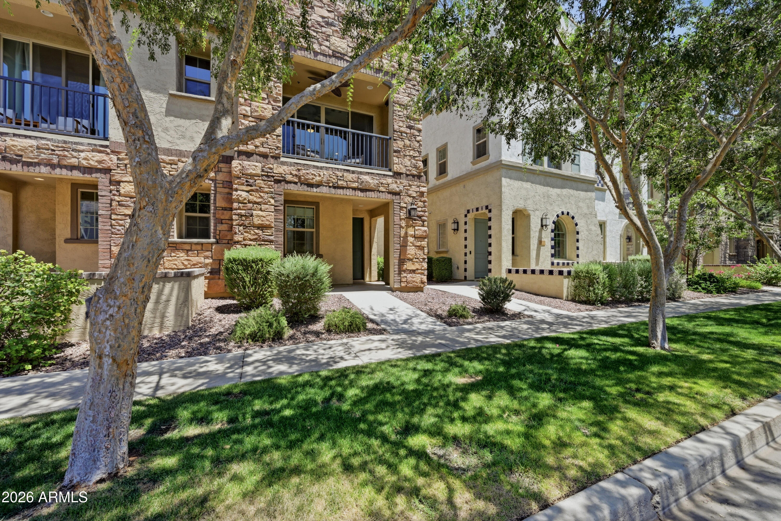 1673 E DOGWOOD Lane