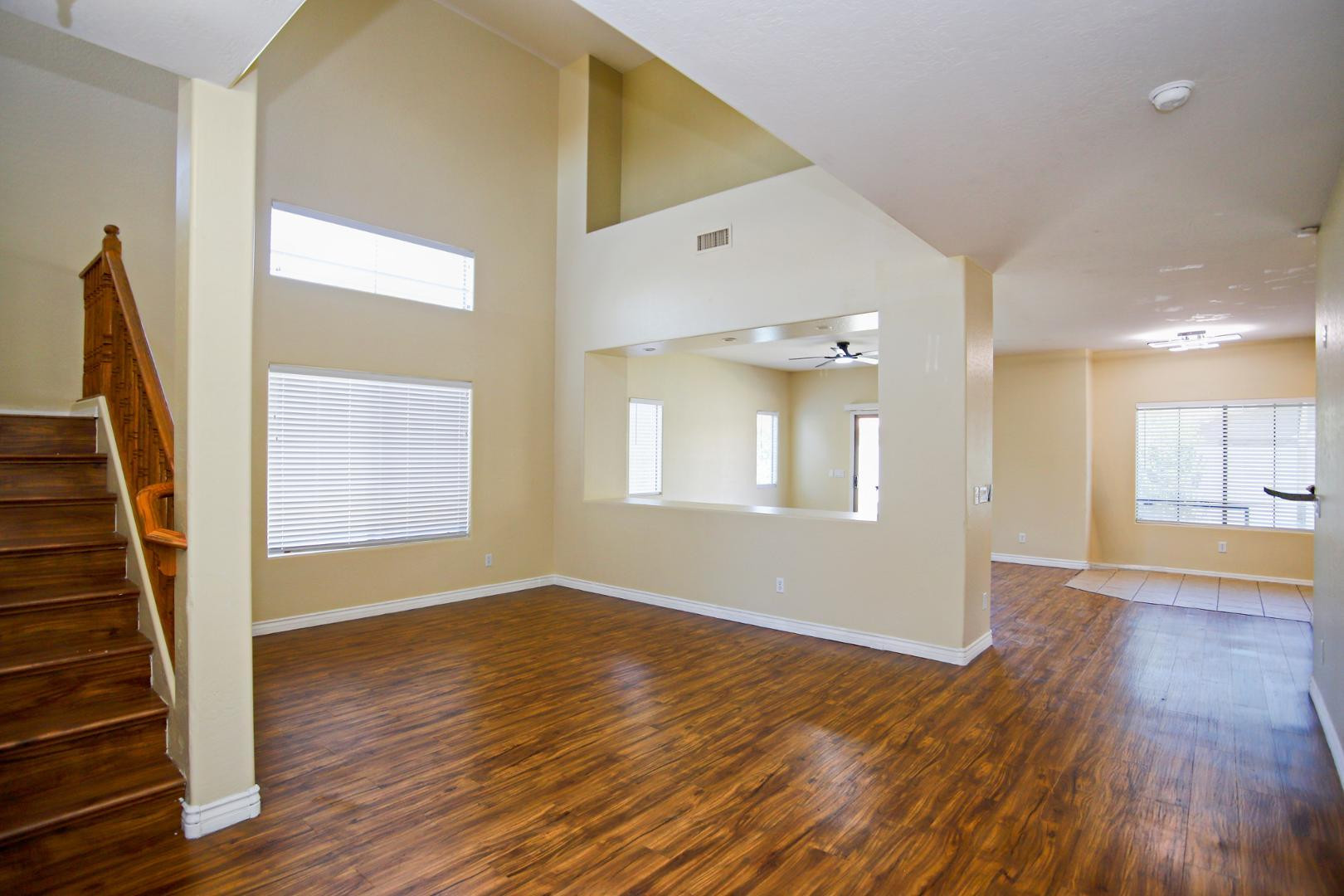 512 E Rainbow Drive