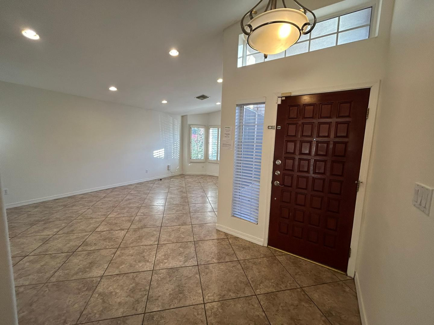 2713 E Verbena Drive