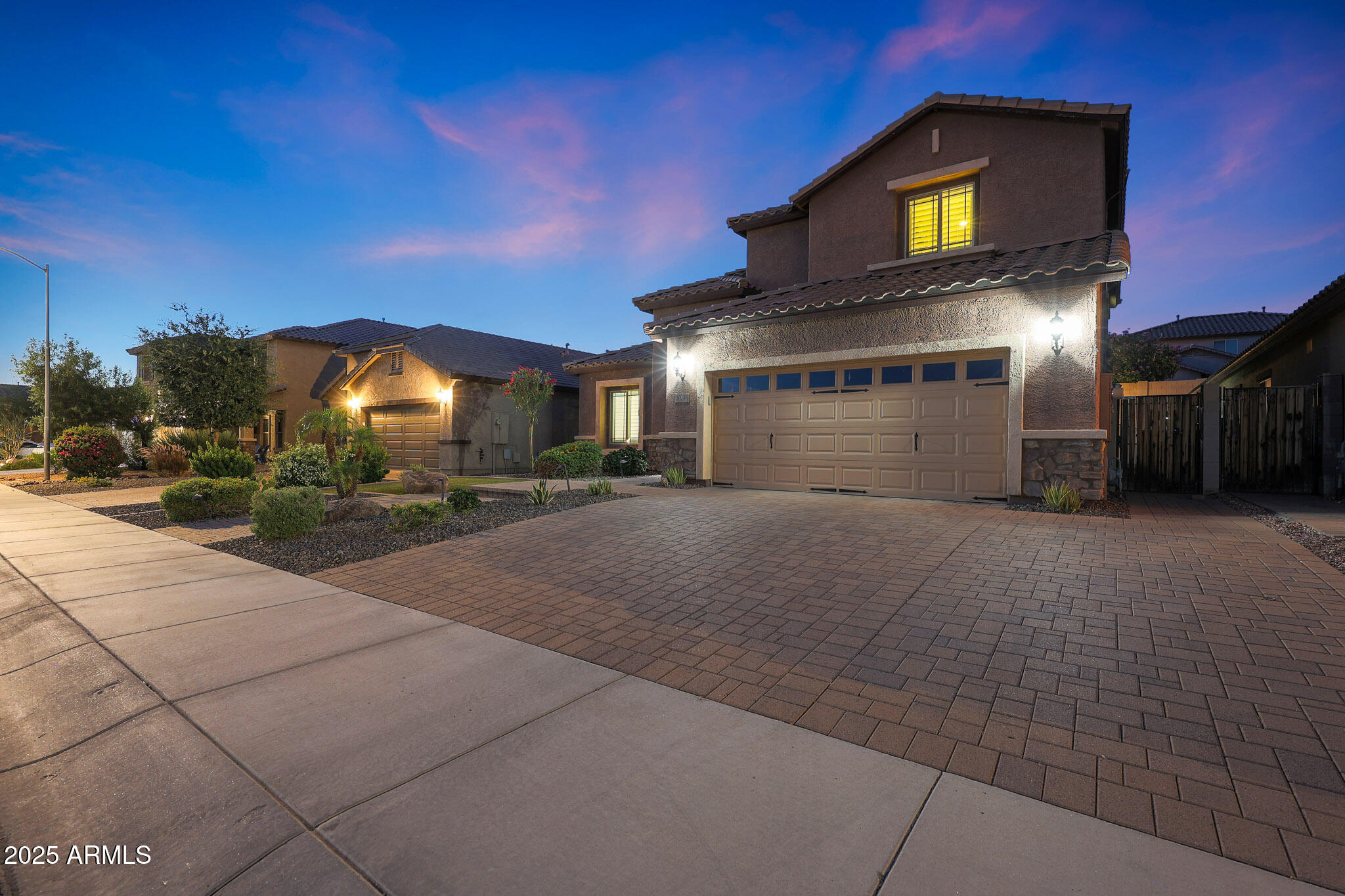 10746 W DESERT ELM Lane
