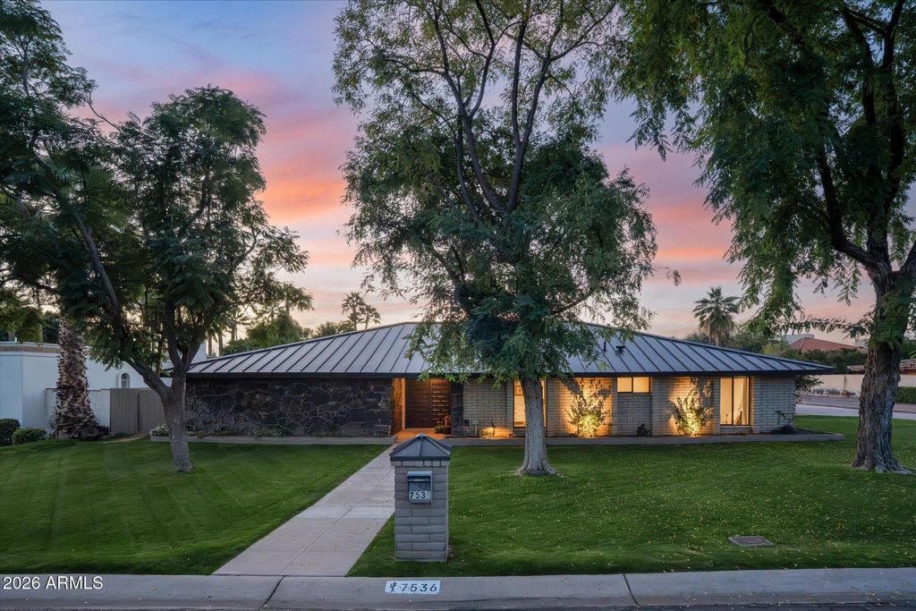 Photo of 7536 N 10th Street, Phoenix, AZ 85020 (MLS # 7000955)