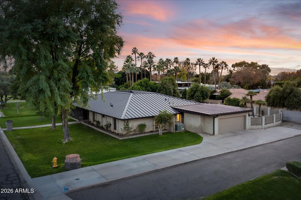 Photo of 7536 N 10th Street, Phoenix, AZ 85020 (MLS # 7000955)