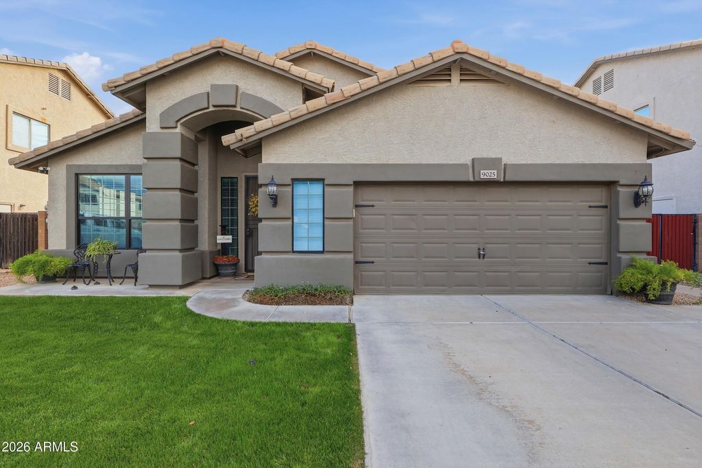 Photo of 9025 W Runion Drive, Peoria, AZ 85382 (MLS # 6962441)