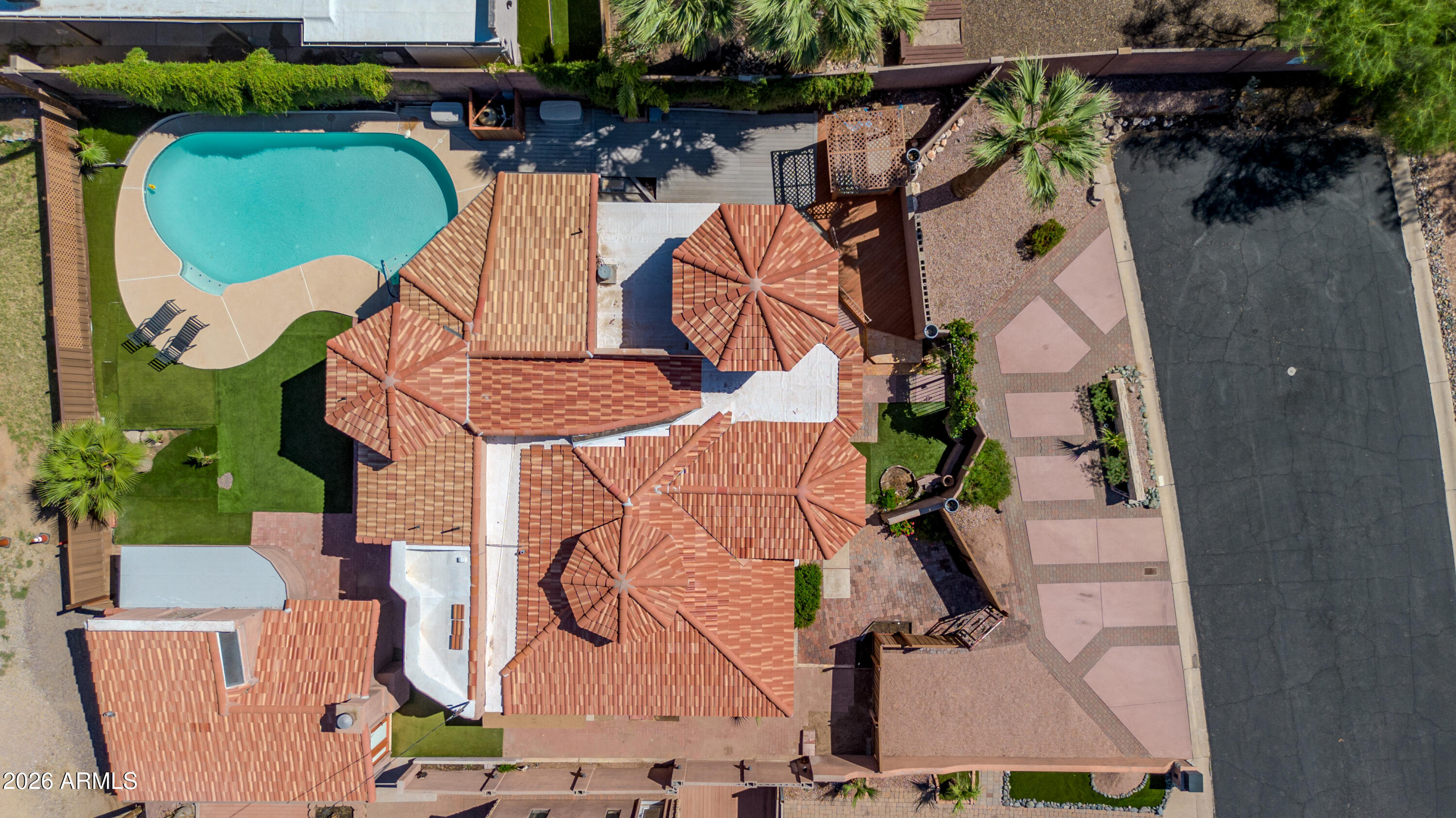 1450 E ROYAL PALM Road