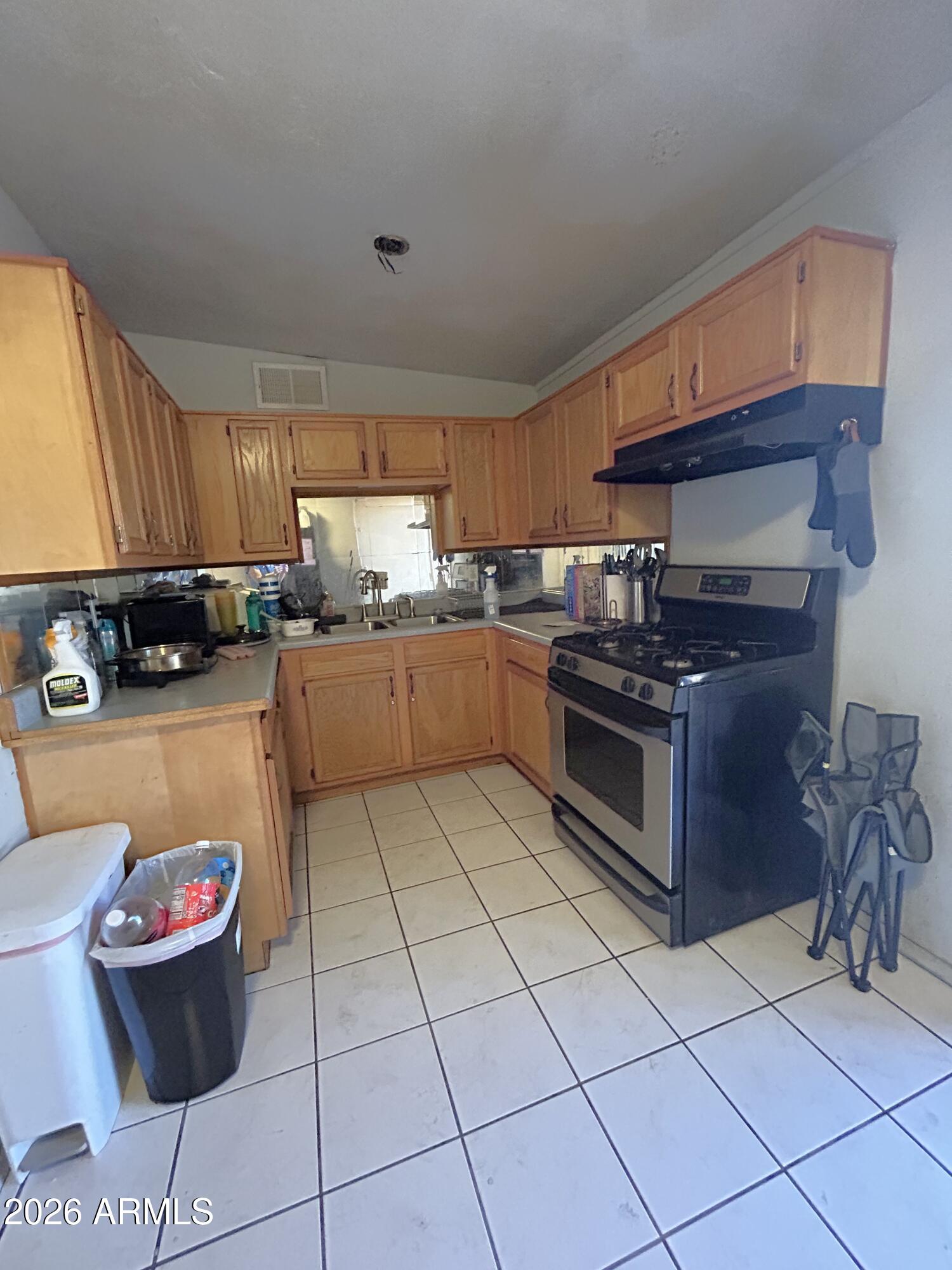 2312 E NANCY Lane
