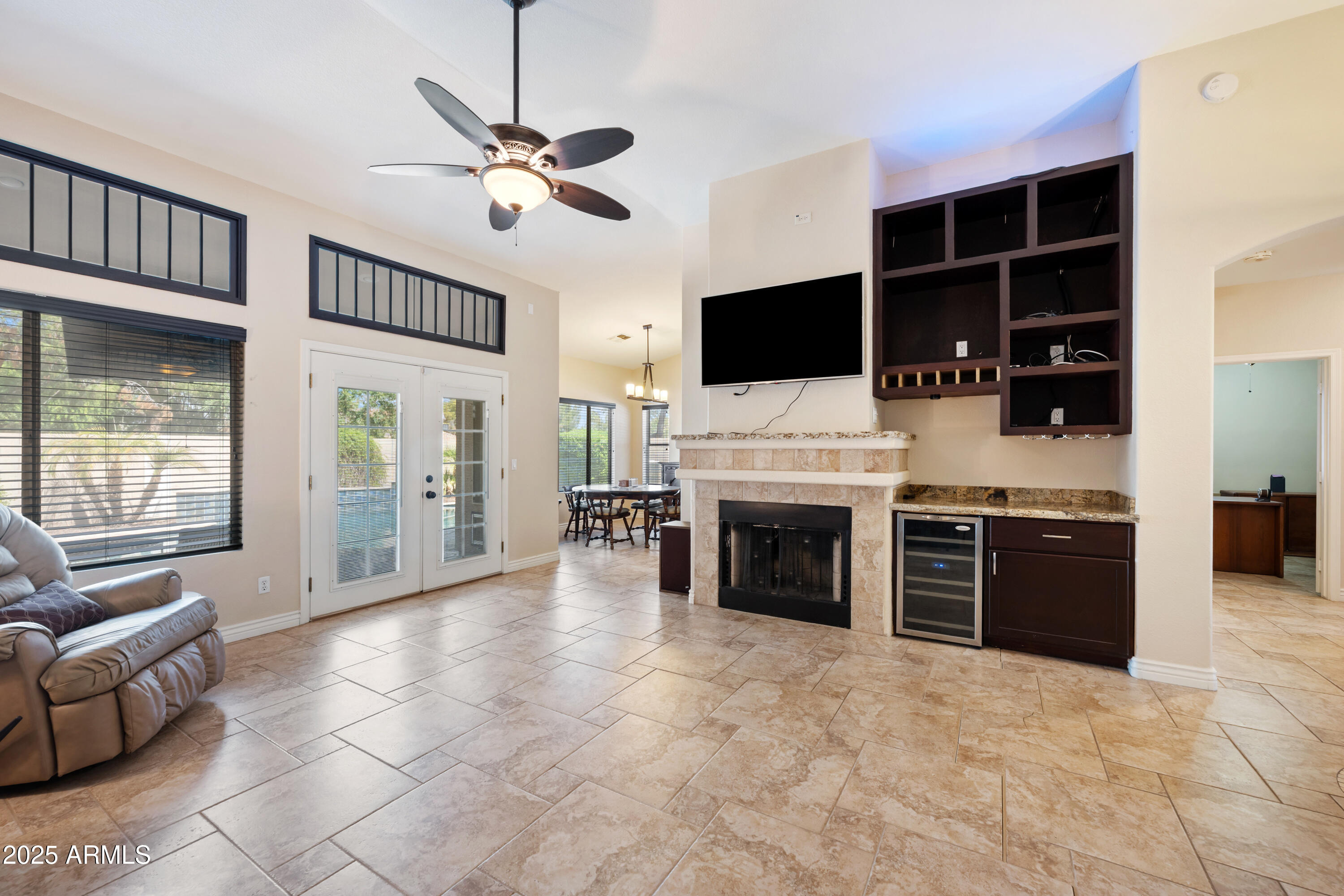 1426 E PRINCETON Avenue