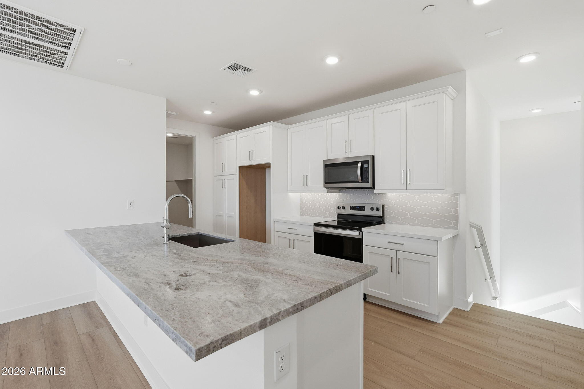 2121 W SONORAN DESERT Drive 75