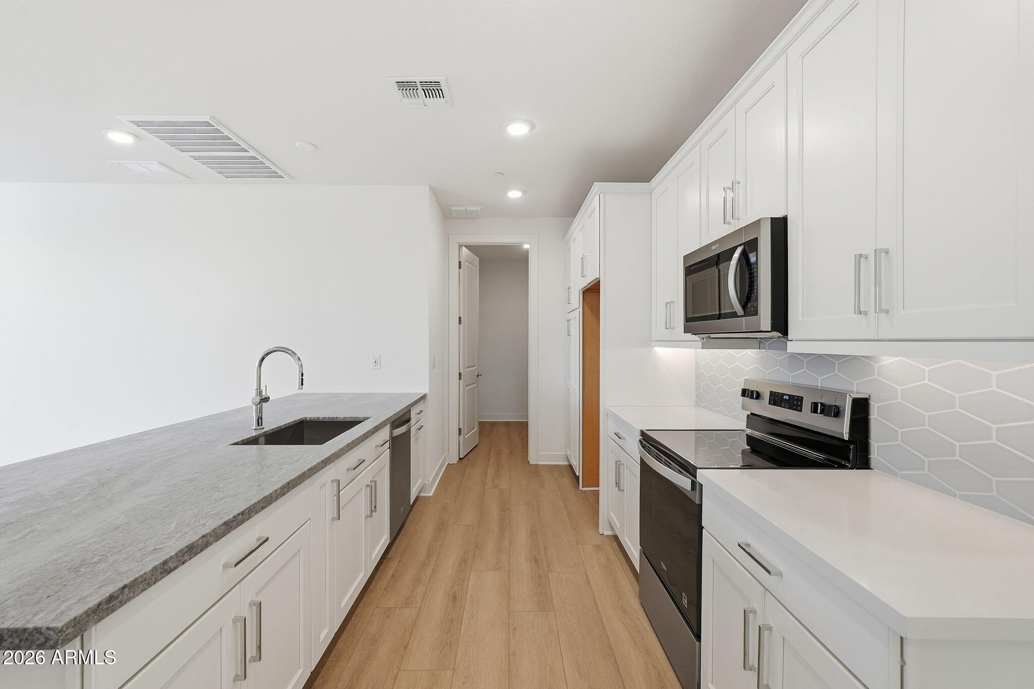 2121 W SONORAN DESERT Drive 75