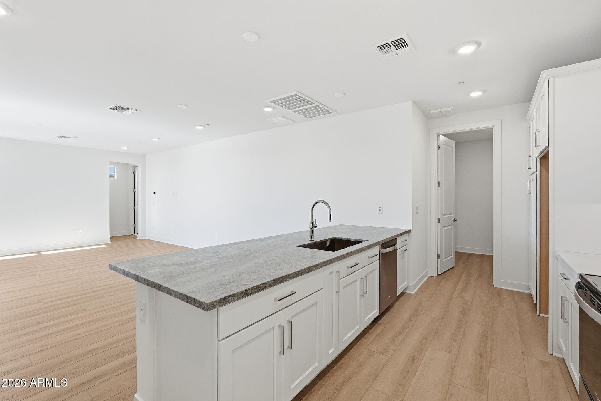 2121 W SONORAN DESERT Drive 75