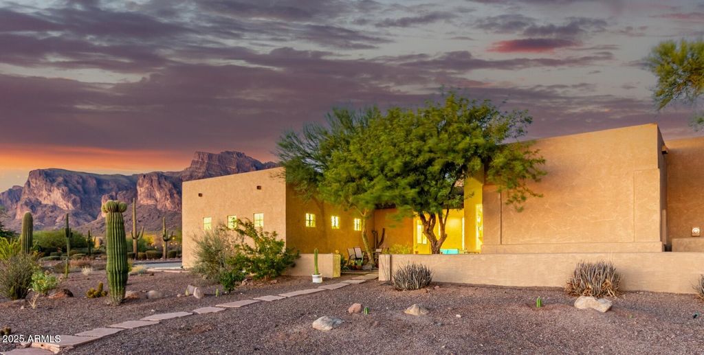 Photo of 6619 E Quail Hideaway Lane, Gold Canyon, AZ 85119 (MLS # 6921042)