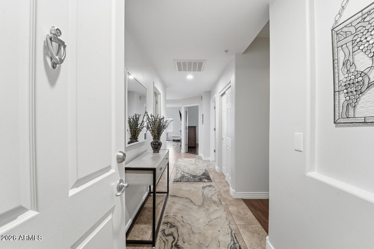 5350 E DEER VALLEY Drive 1260