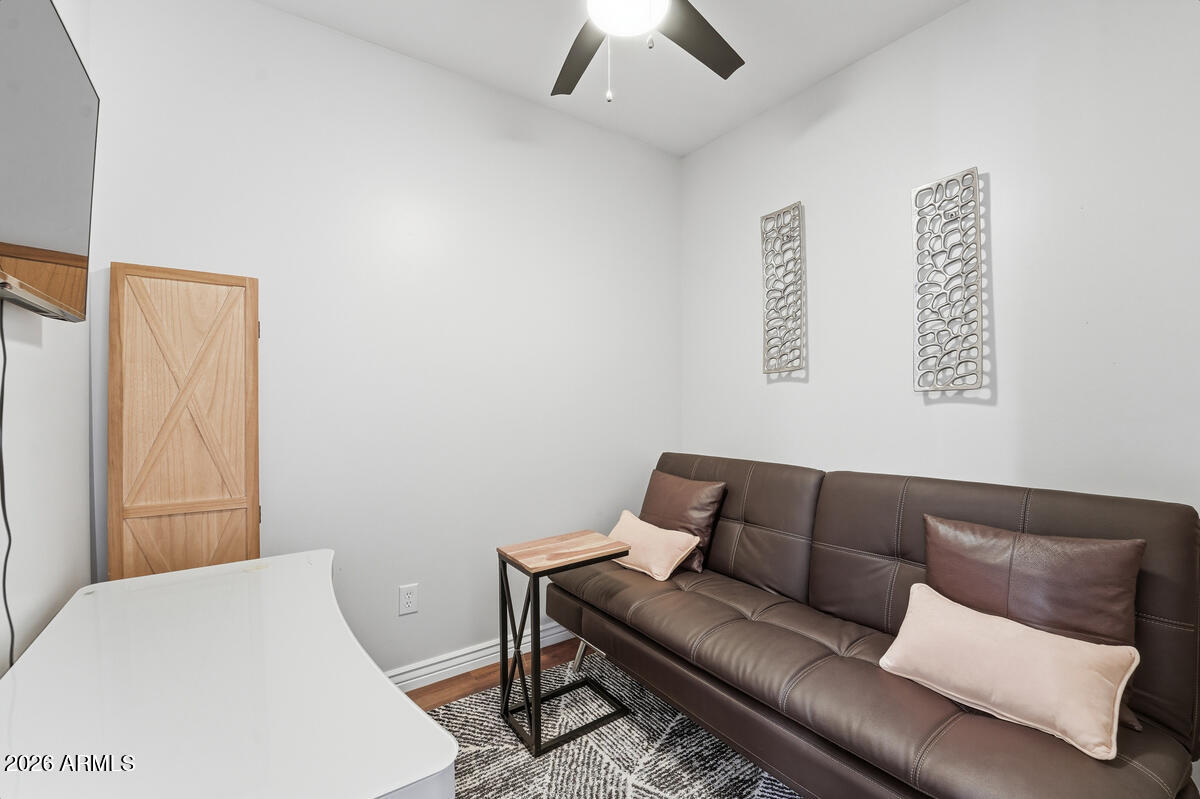 5350 E DEER VALLEY Drive 1260