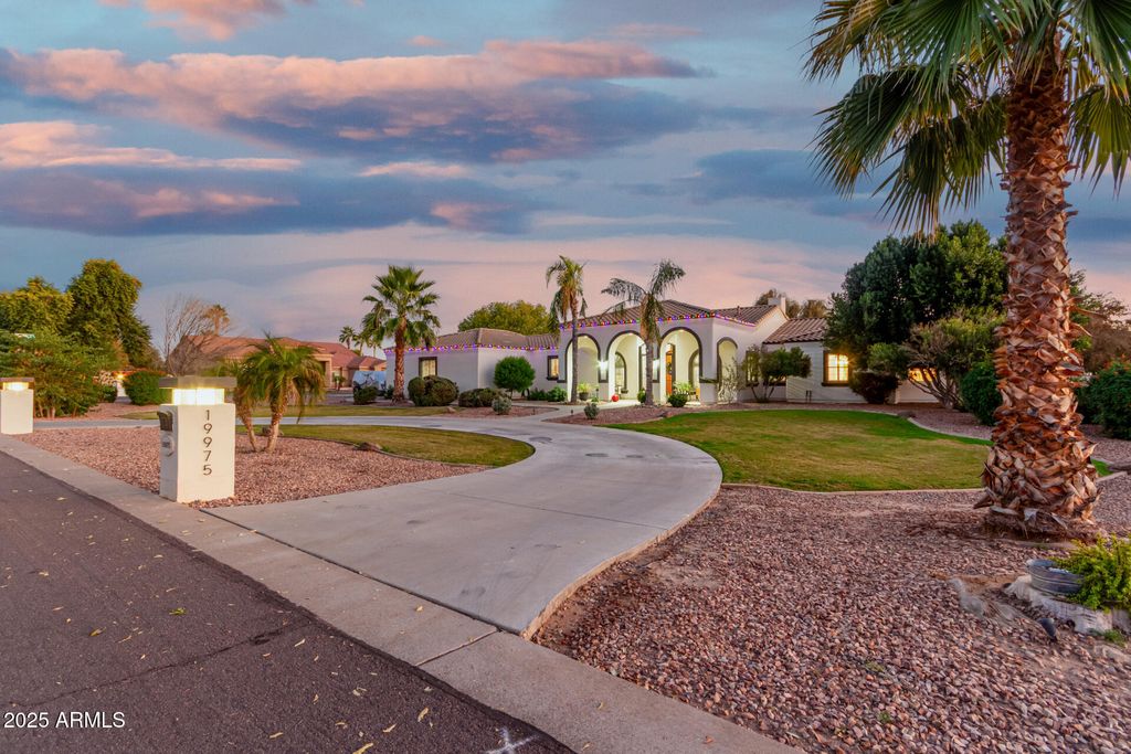 Photo of 19975 E Via Del Palo, Queen Creek, AZ 85142 (MLS # 6956934)