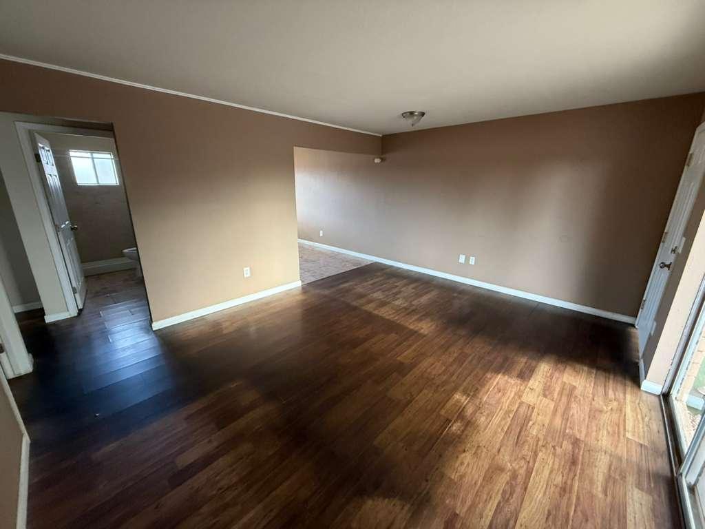 1955 E 8th Street Apt 1