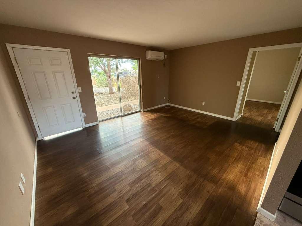 1955 E 8th Street Apt 1