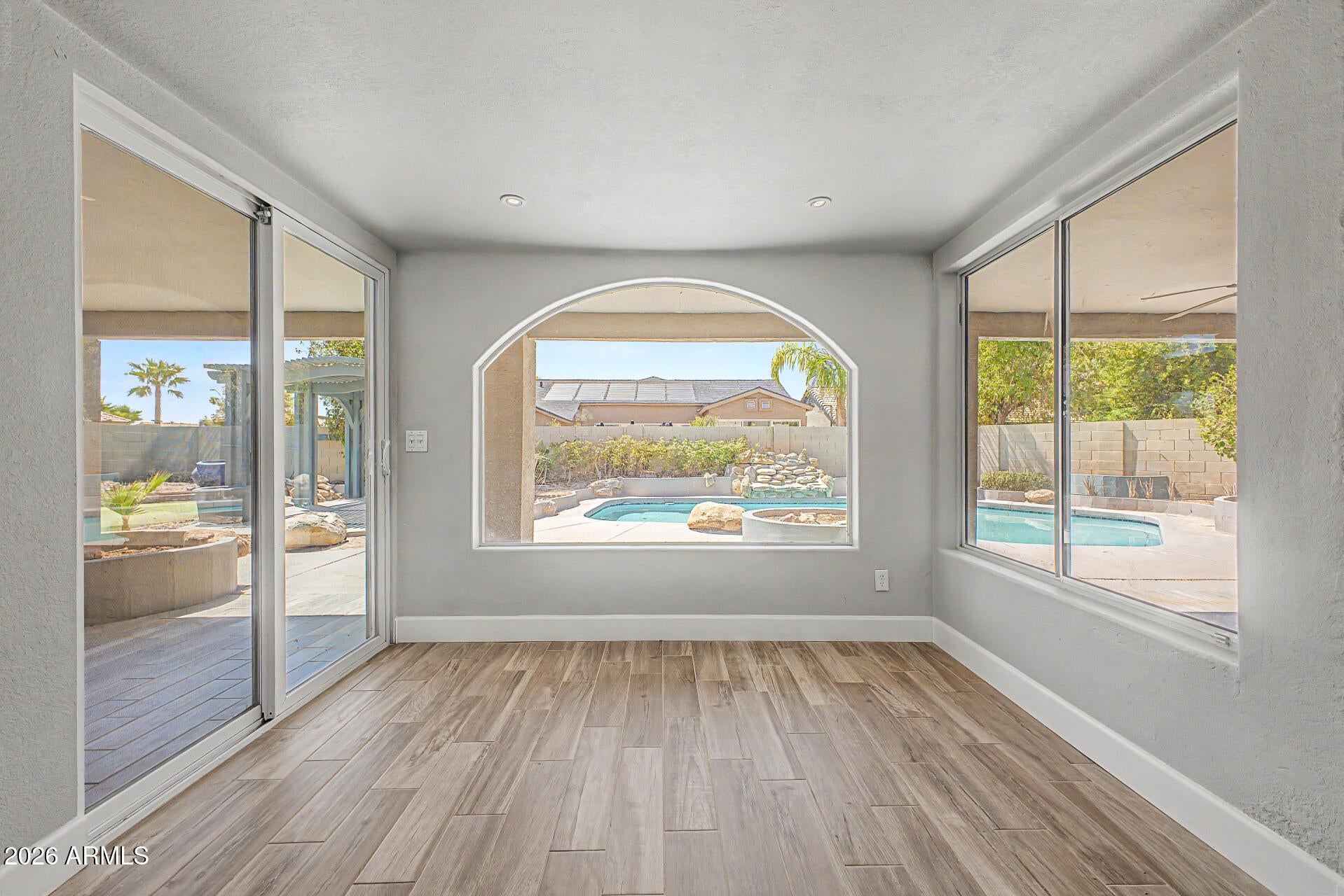 9139 W PARADISE Lane