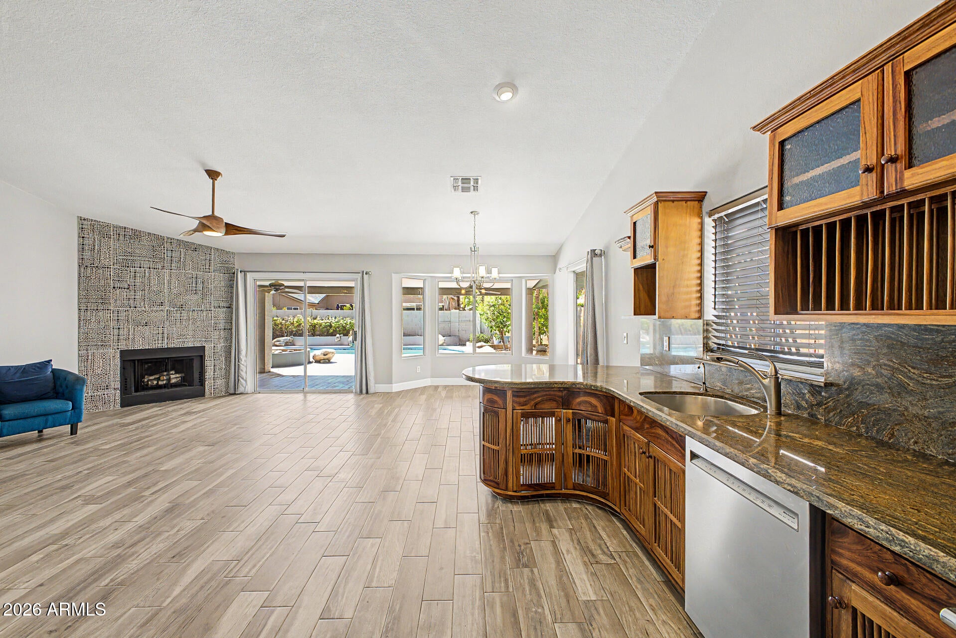 9139 W PARADISE Lane