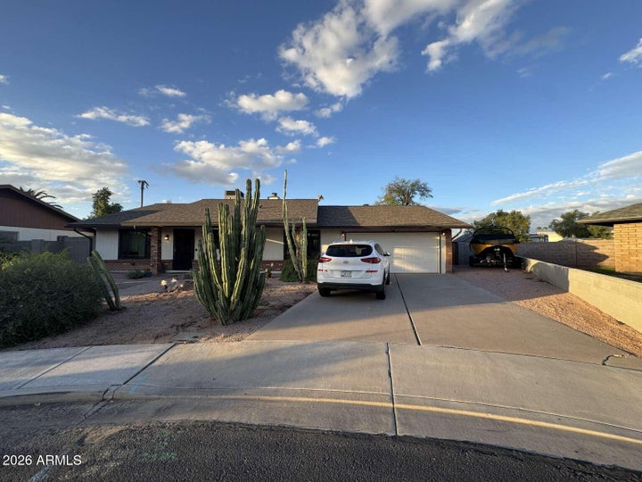 Photo 1 of 21 — 1846 E Grove Circle, Mesa, AZ 85204