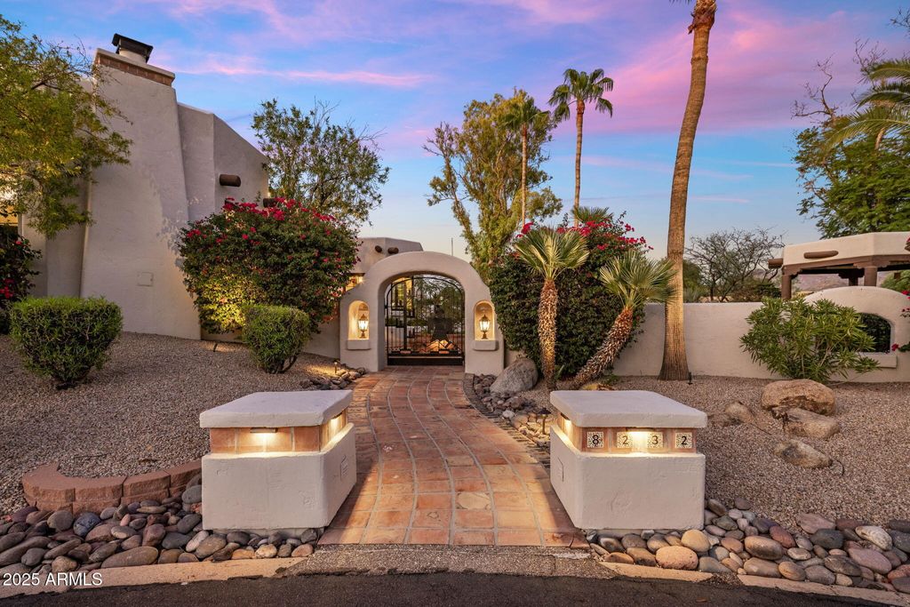 Photo of 8232 E Adobe Drive, Scottsdale, AZ 85255 (MLS # 6910024)