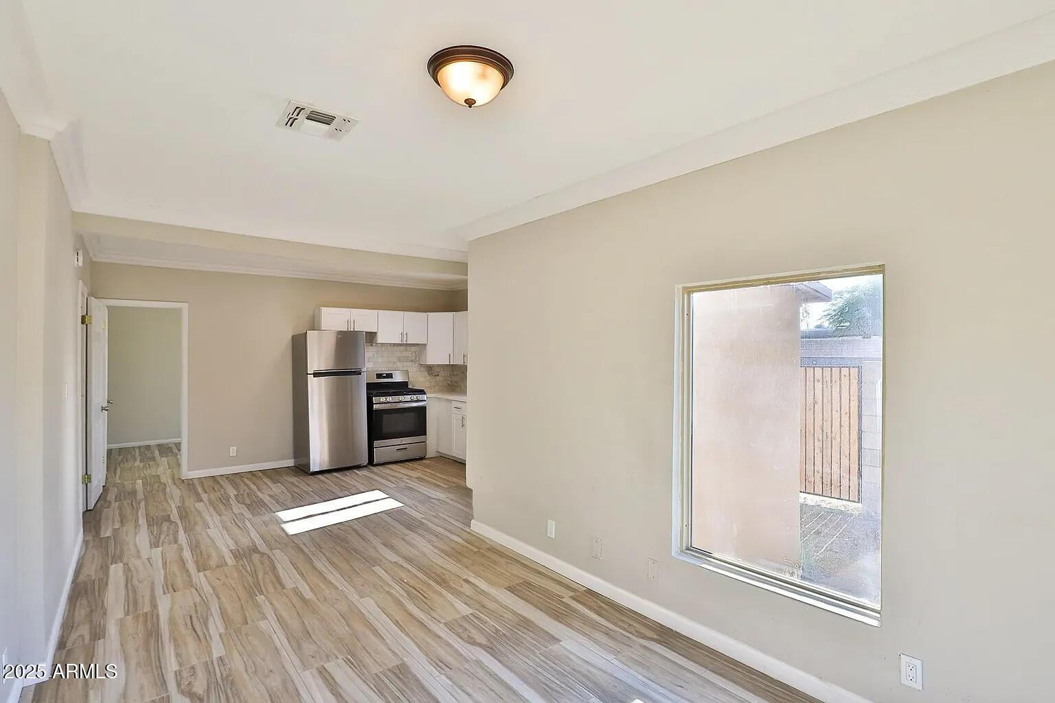 2501 E Culver Street Apt C