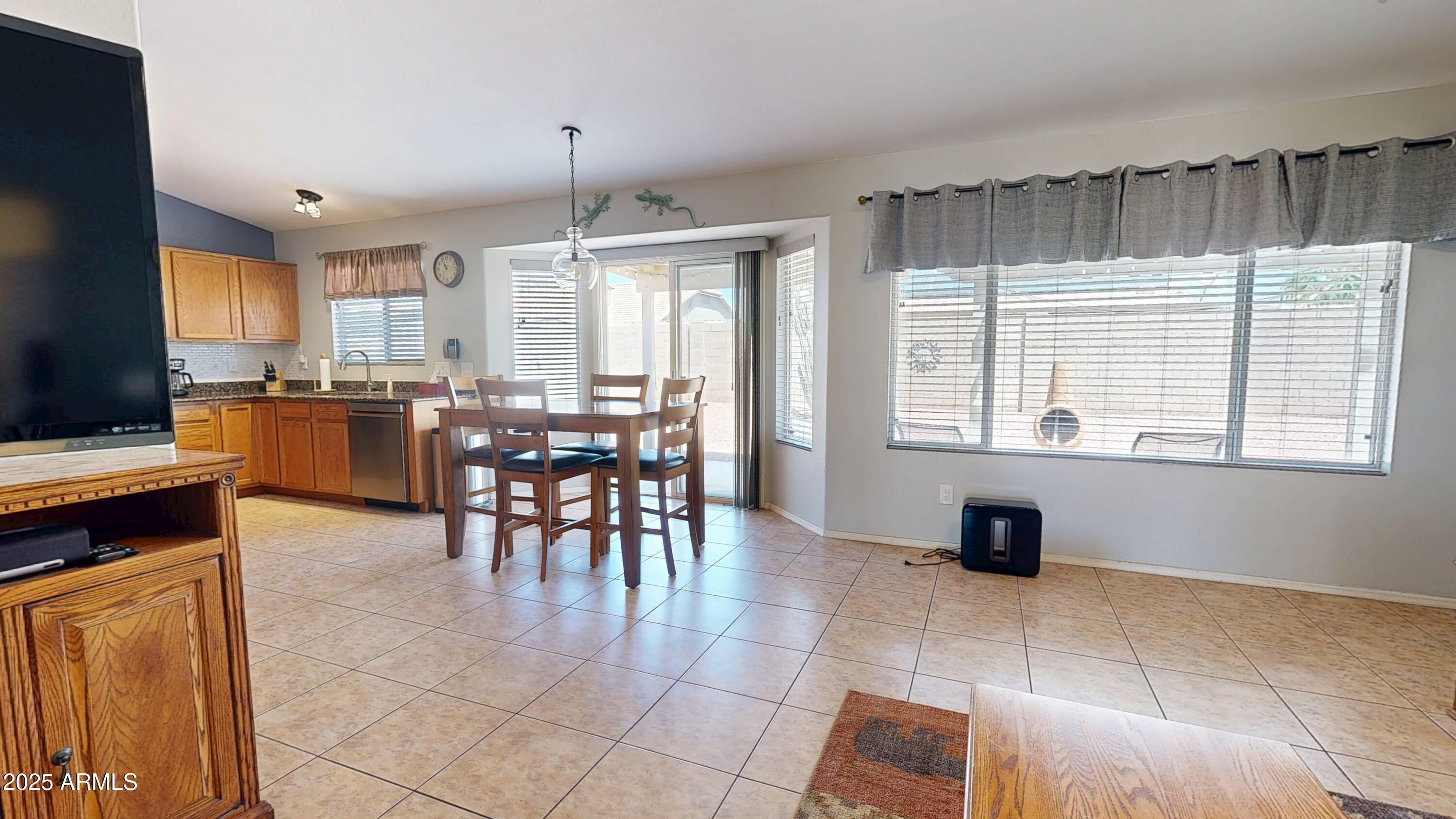 884 W 15TH Avenue