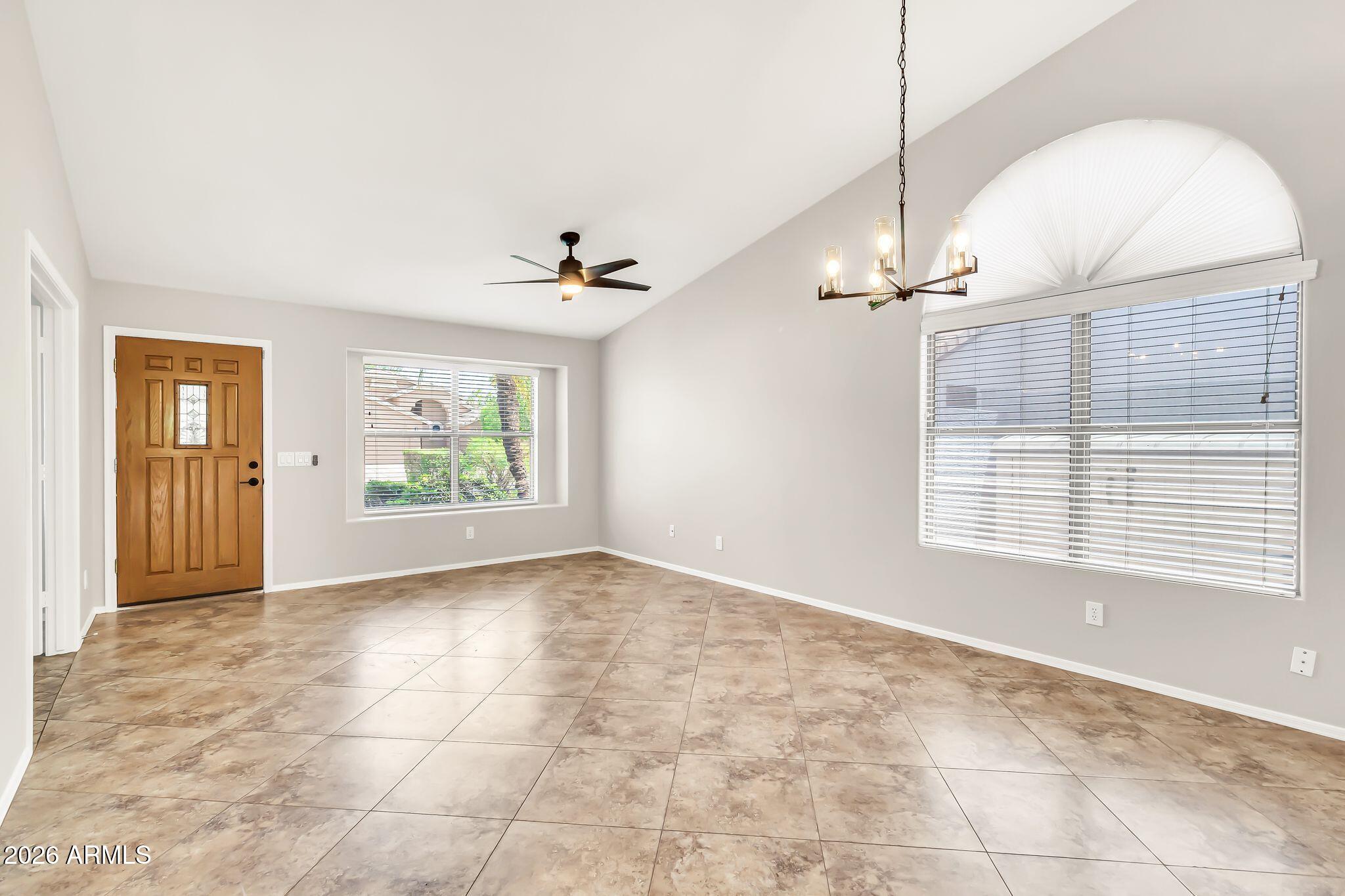 1113 E Betsy Lane