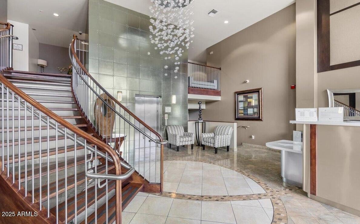 945 E Playa Del Norte Drive 2005