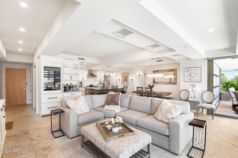 Photo of 7117 E Rancho Vista Drive #4011, Scottsdale, AZ 85251 (MLS # 6917987)