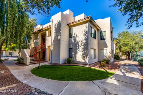 Photo of 750 E Northern Avenue #2030, Phoenix, AZ 85020 (MLS # 6966597)
