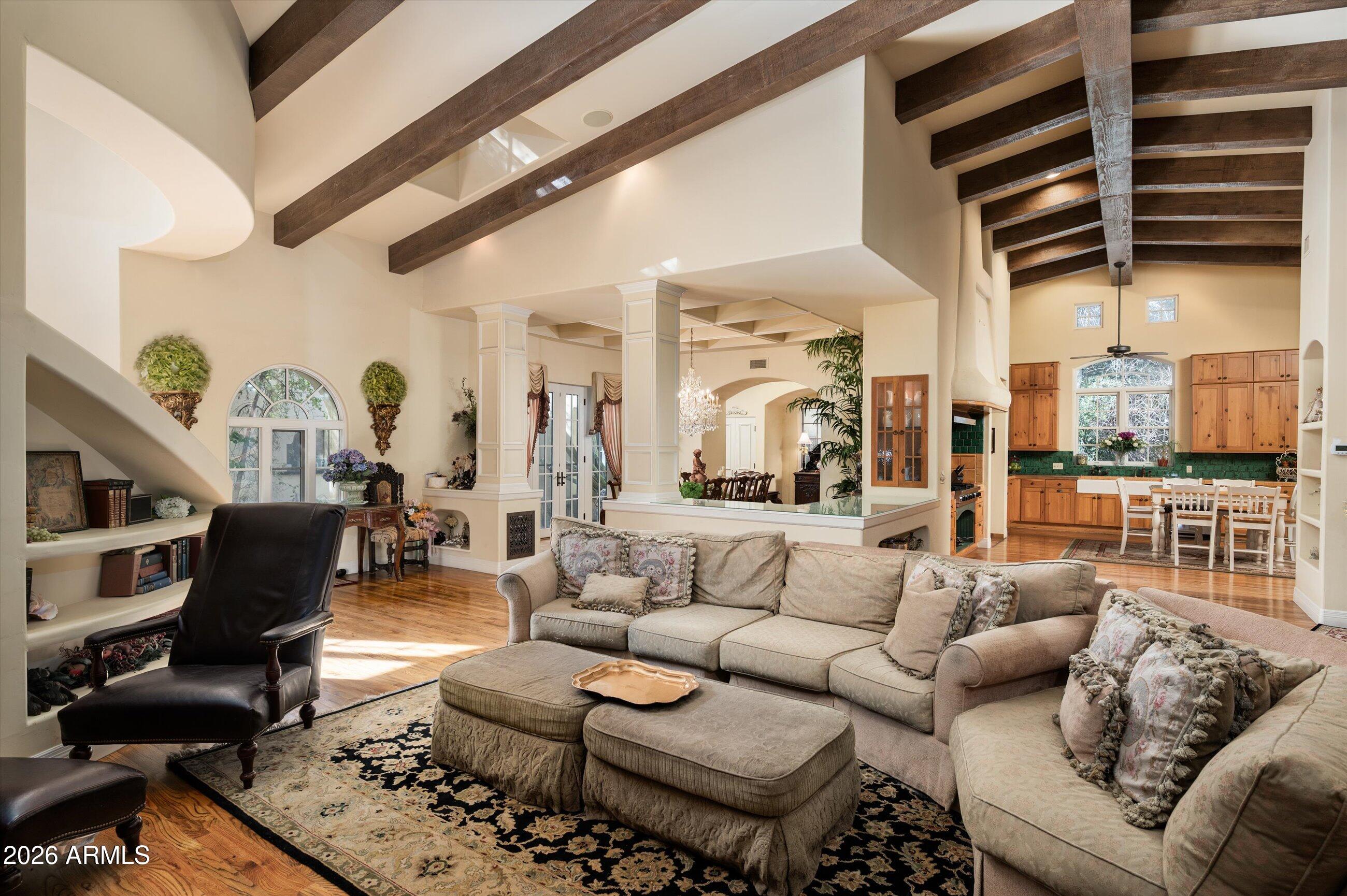 30 E Glendale Avenue