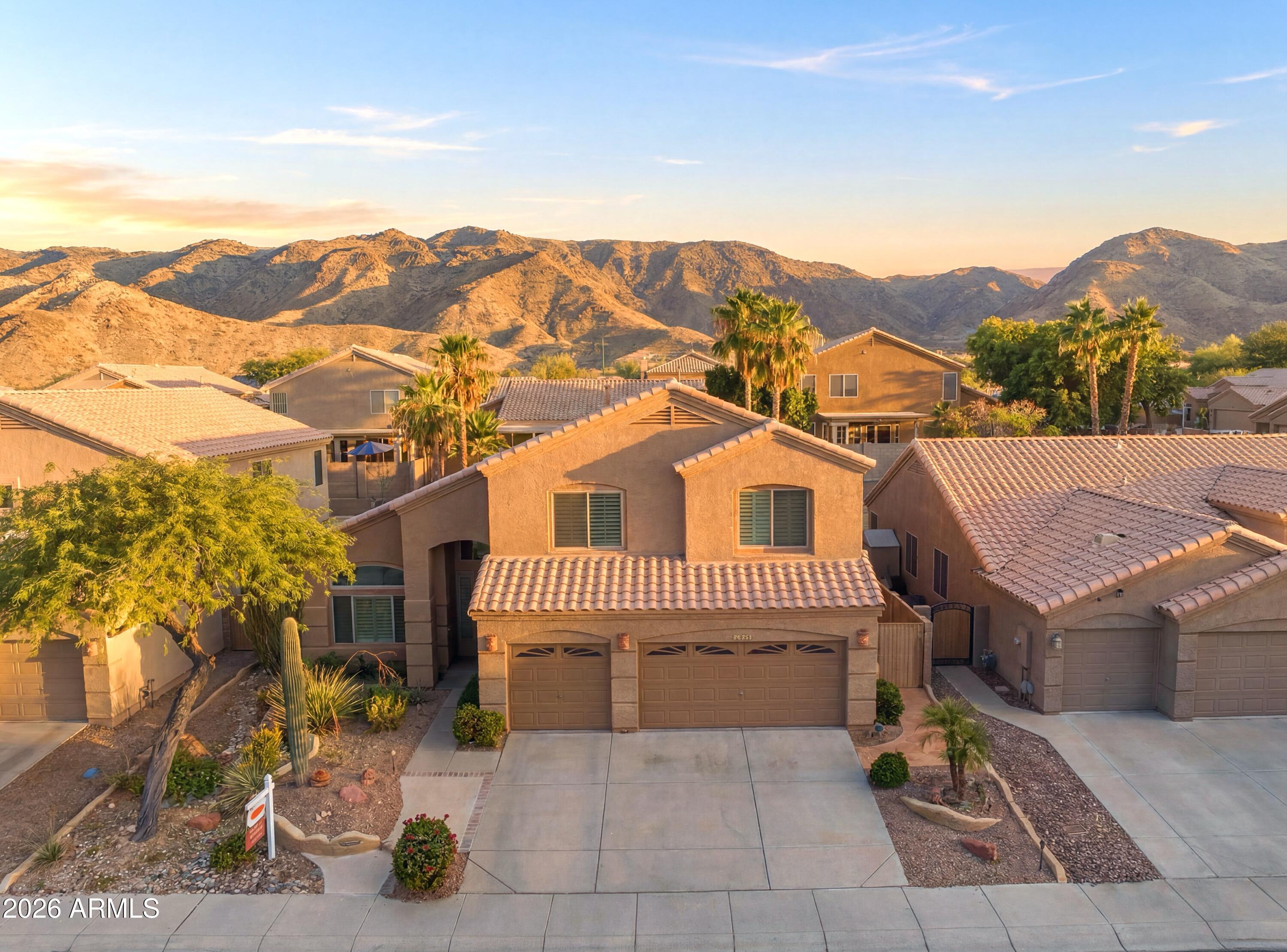 1732 W CATHEDRAL ROCK Drive