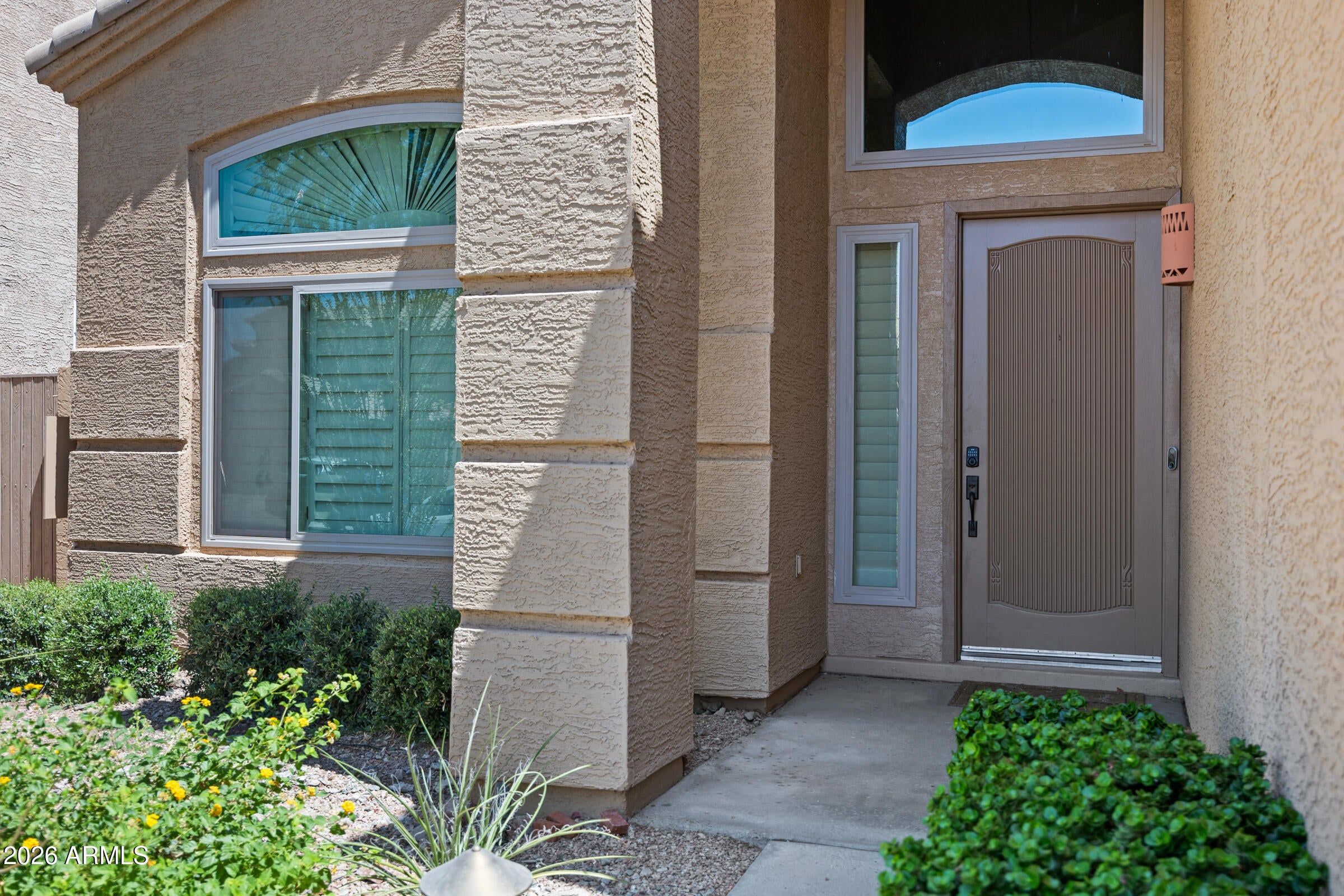 1732 W CATHEDRAL ROCK Drive