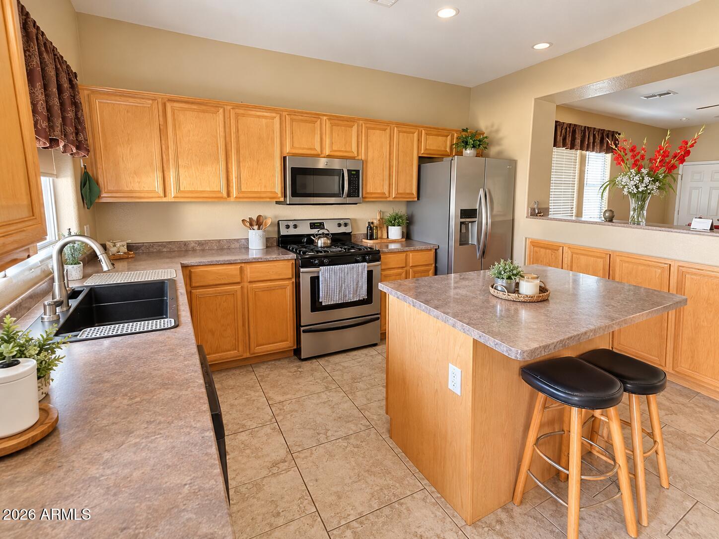 8118 W HARMONY Lane