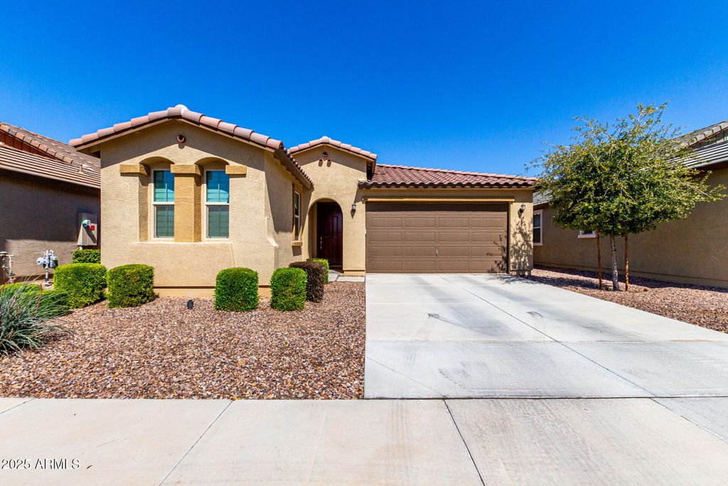 Photo of 658 E Rojo Way, Gilbert, AZ 85297 (MLS # 6990340)