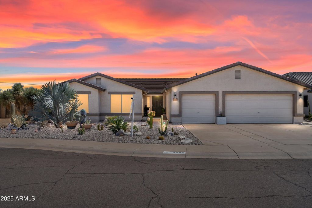 Photo of 10505 W Wilshire Drive, Avondale, AZ 85392 (MLS # 6918208)