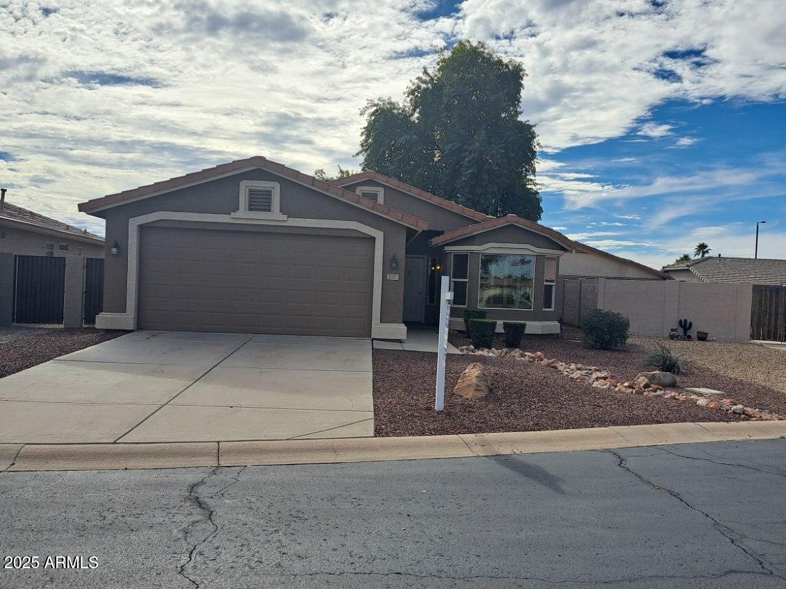 3707 E ROLLING GREEN Way