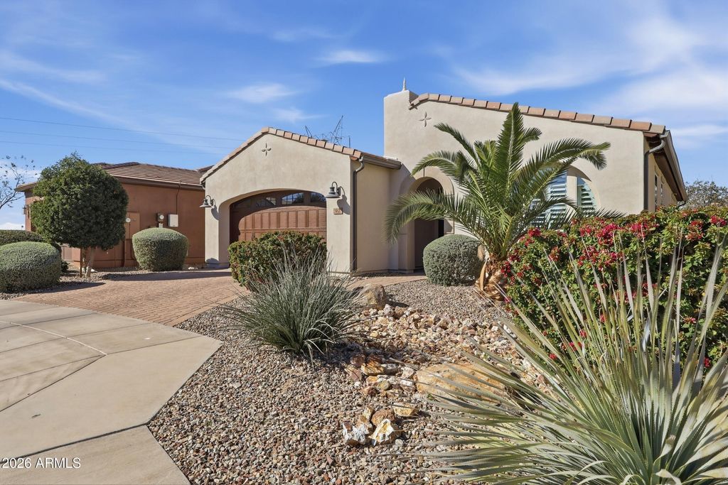 Photo of 92 E Iloca Lane, Queen Creek, AZ 85140 (MLS # 6990362)